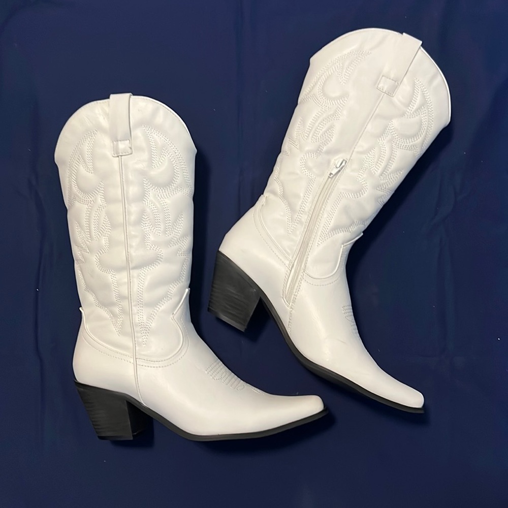 Therapy / Princess Polly White Cowboy Boots Size US 10